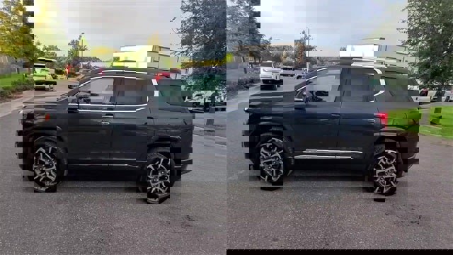 Used 2021 GMC Acadia Denali w/ Denali Technology Package image 37