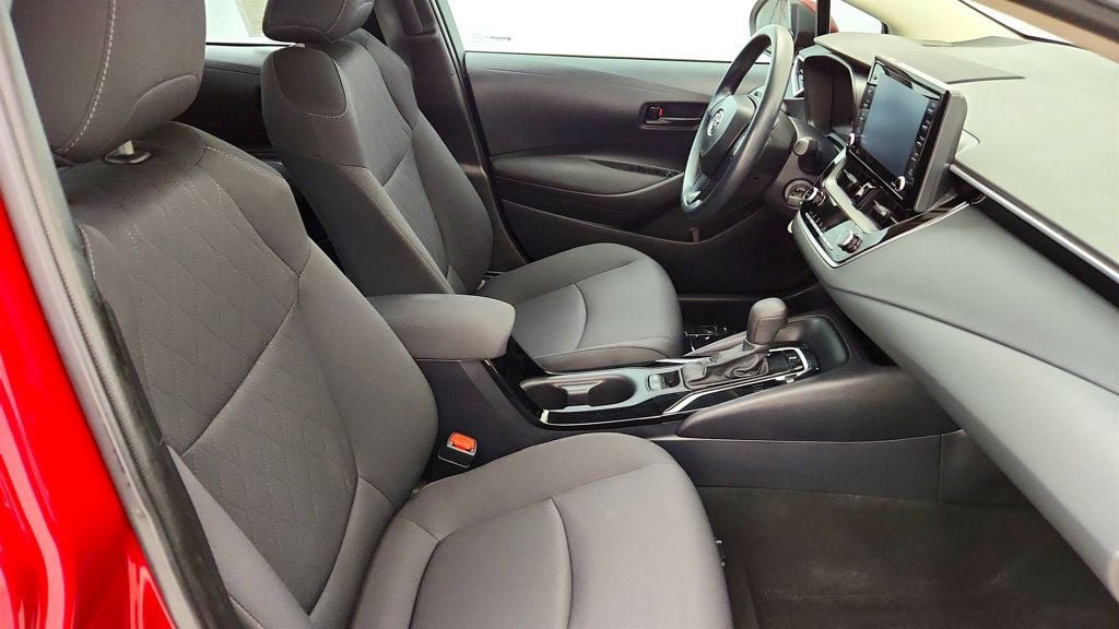 Used 2022 Toyota Corolla LE FWD image 23
