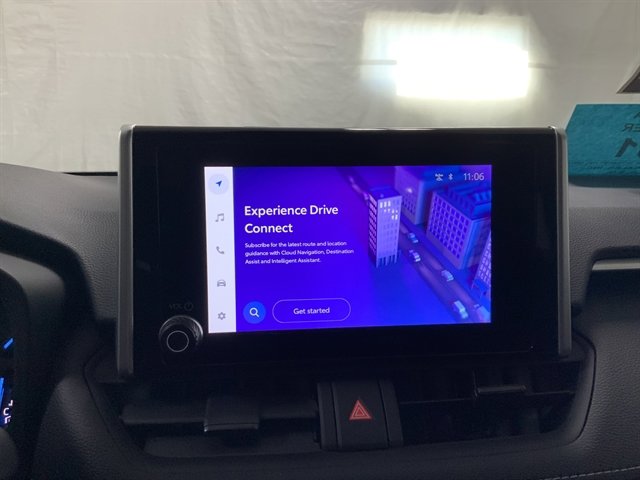 Used 2024 Toyota RAV4 LE AWD/4WD image 25