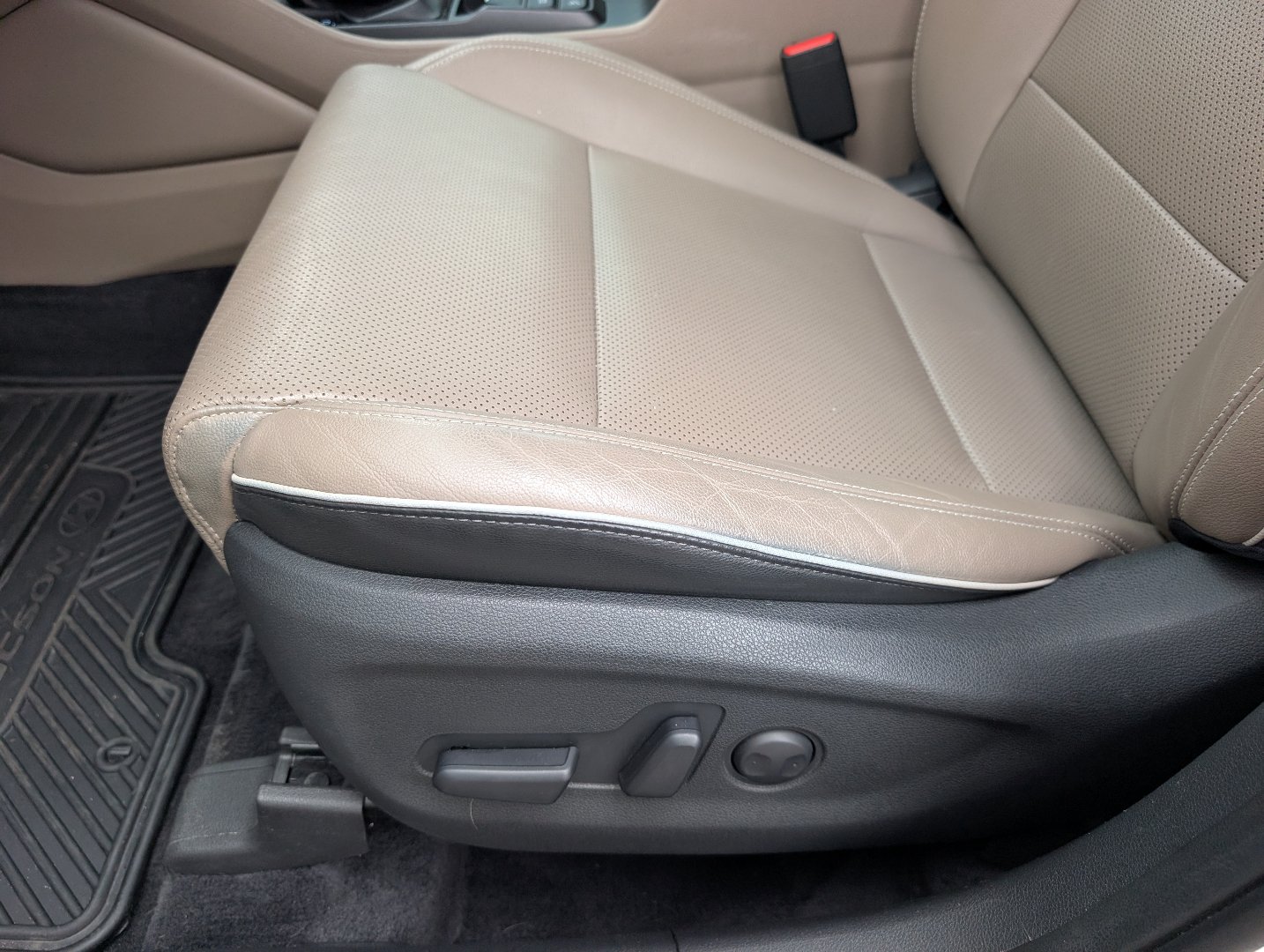 Used 2020 Hyundai Tucson Ultimate w/ Cargo Package AWD/4WD image 21