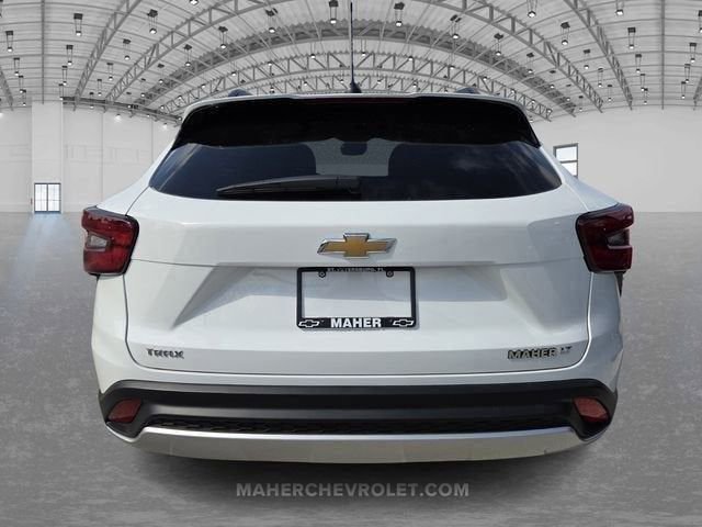 Used 2025 Chevrolet Trax LT FWD image 8