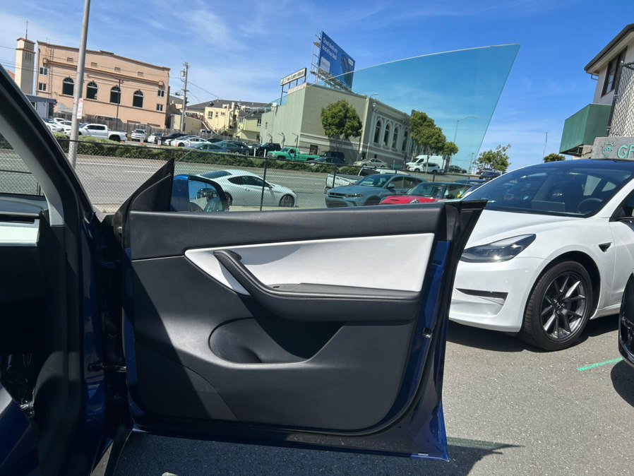 Used 2021 Tesla Model Y Long Range image 39