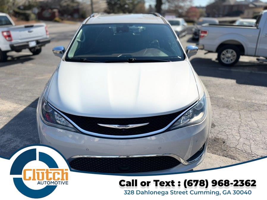 Used 2017 Chrysler Pacifica Limited w/ UConnect Theater Package image 3