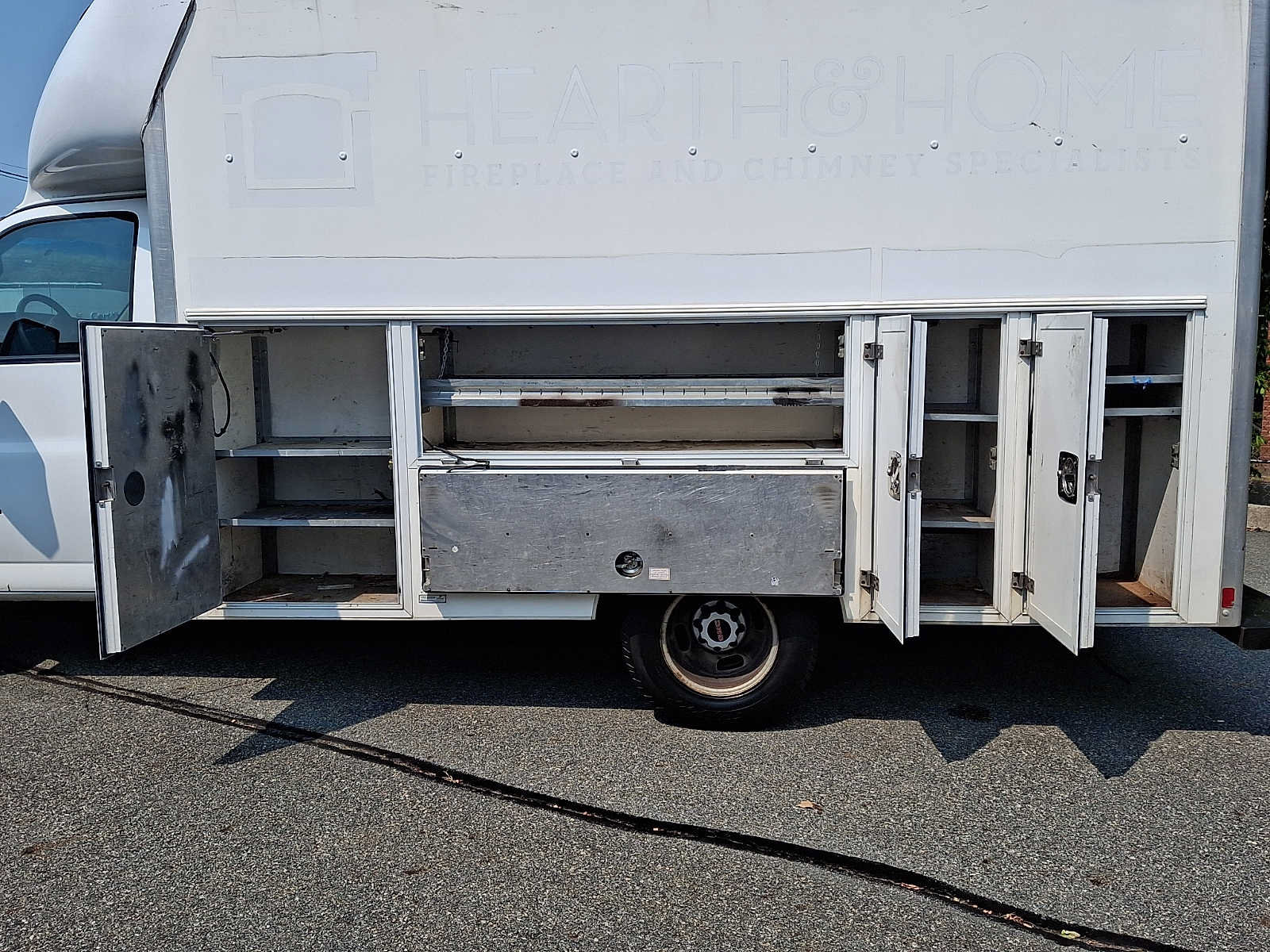 Used 2018 GMC Savana 3500 w/ Power Convenience Package RWD image 28