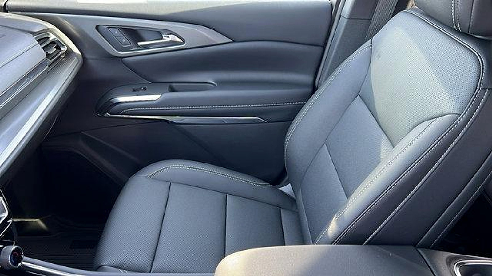 New 2026 Chevrolet Traverse LT w/ Midnight/Sport Edition image 20