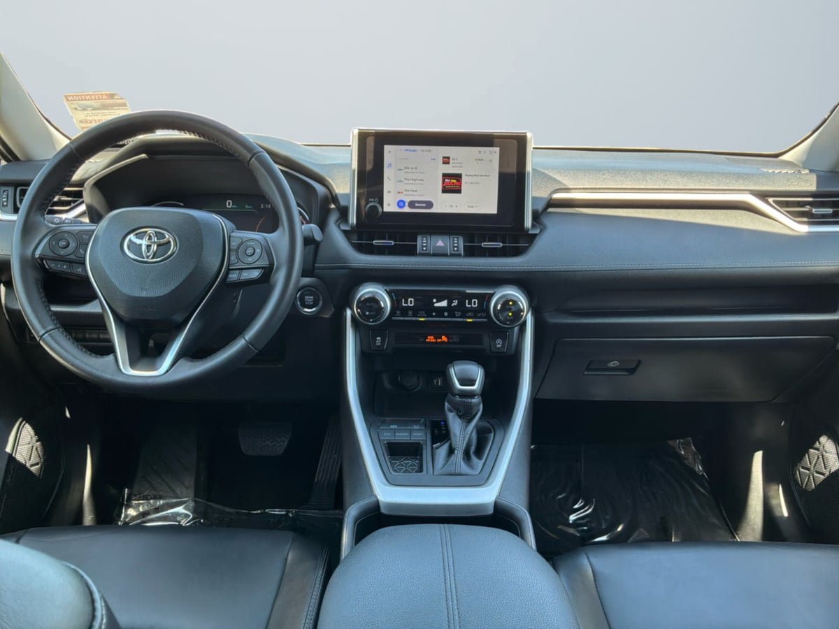 Used 2024 Toyota RAV4 XLE Premium FWD image 10