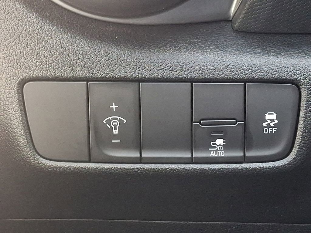 Used 2023 Hyundai Kona SE image 25