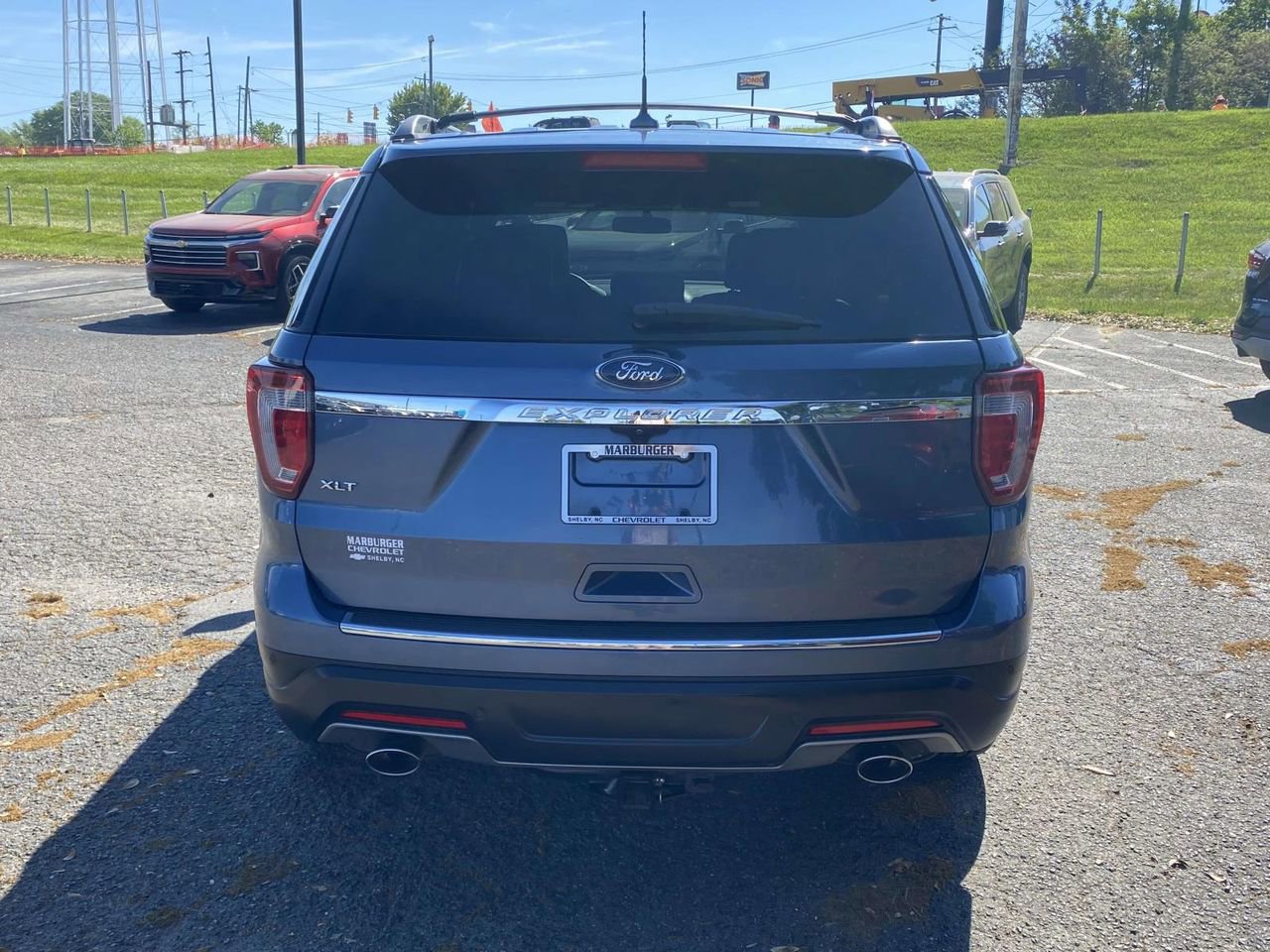 Used 2018 Ford Explorer XLT w/ Equipment Group 202A image 5