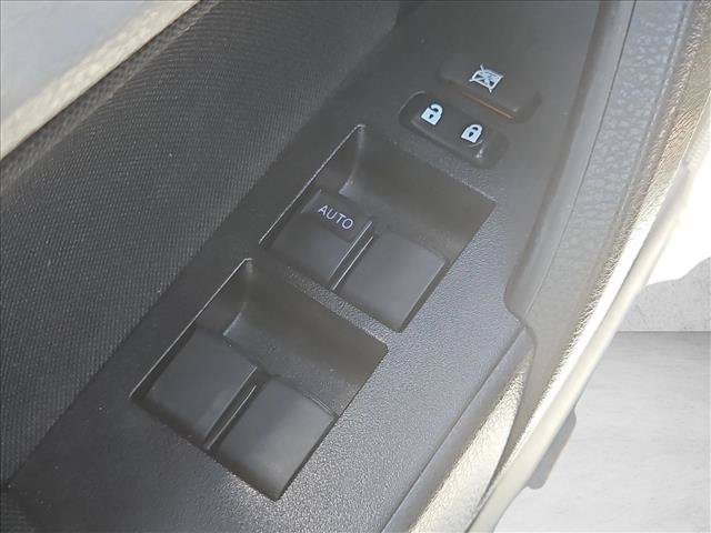 Used 2018 Toyota Corolla LE w/ LE Premium Package FWD image 10