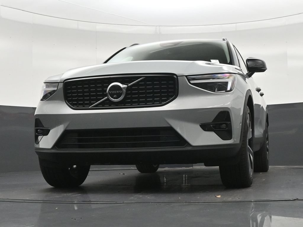 New 2026 Volvo XC40 B5 Plus w/ Protection Package Premier AWD/4WD image 28