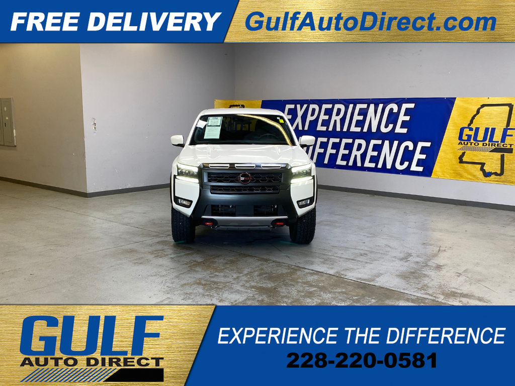 Used 2025 Nissan Frontier PRO-4X AWD/4WD image 3