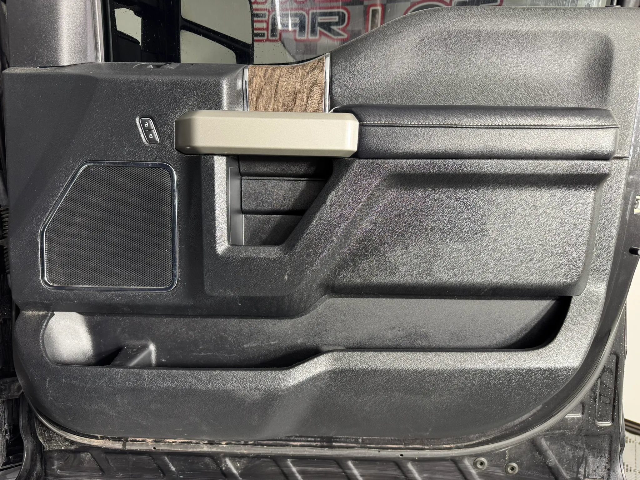 Used 2019 Ford F350 Lariat w/ Chrome Package AWD/4WD image 39