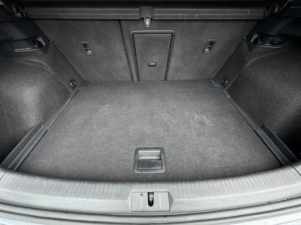Used 2015 Volkswagen Golf S FWD image 10