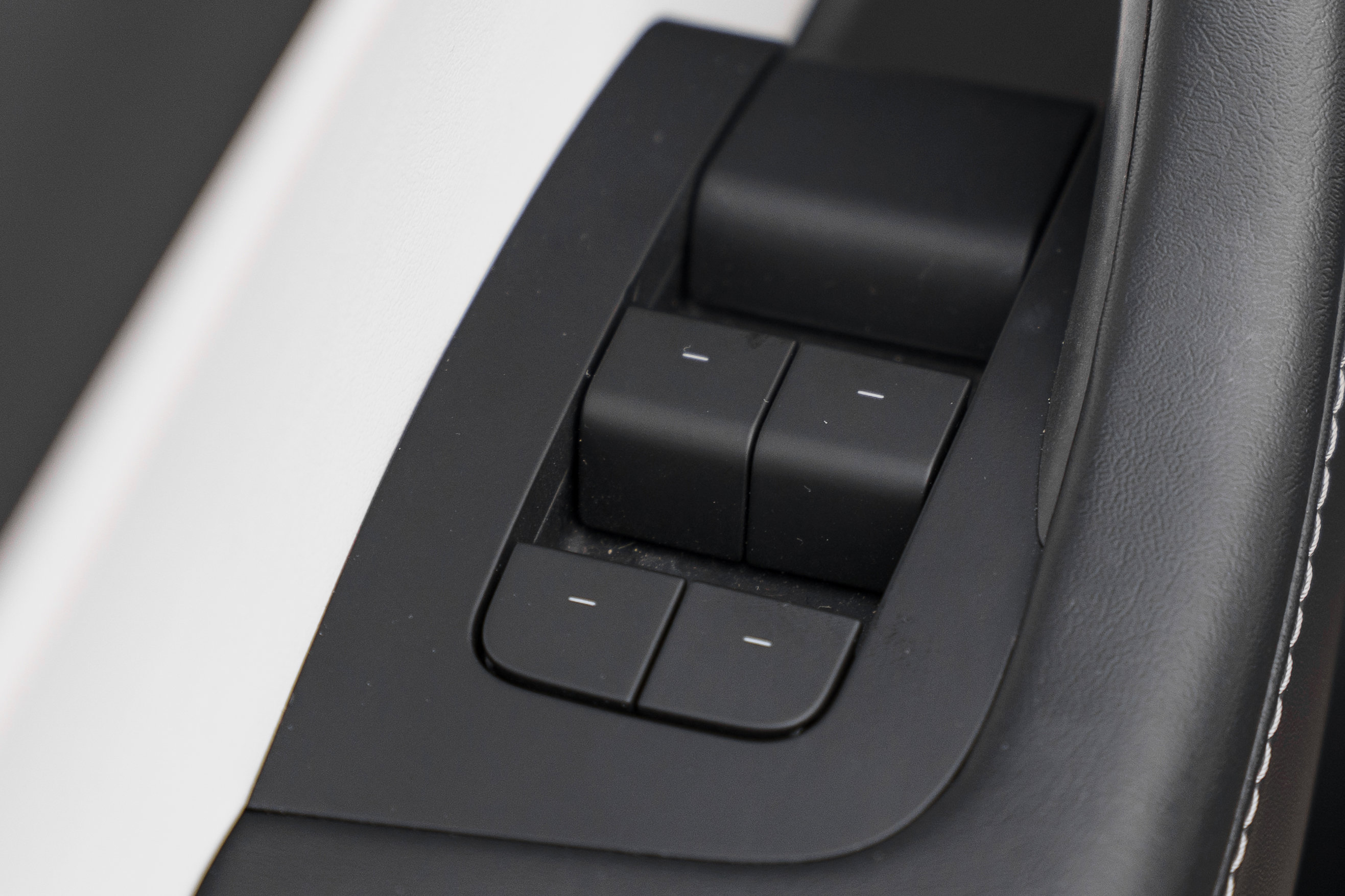 Used 2022 Tesla Model Y Long Range image 22