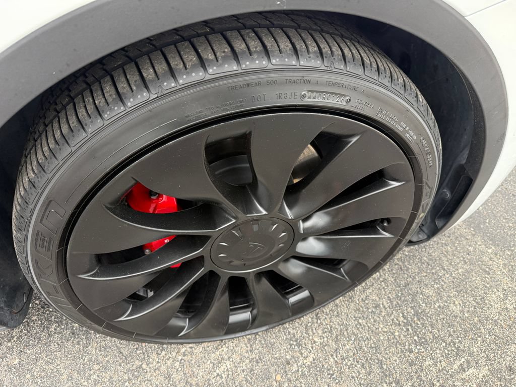 Used 2022 Tesla Model Y Performance AWD/4WD image 5
