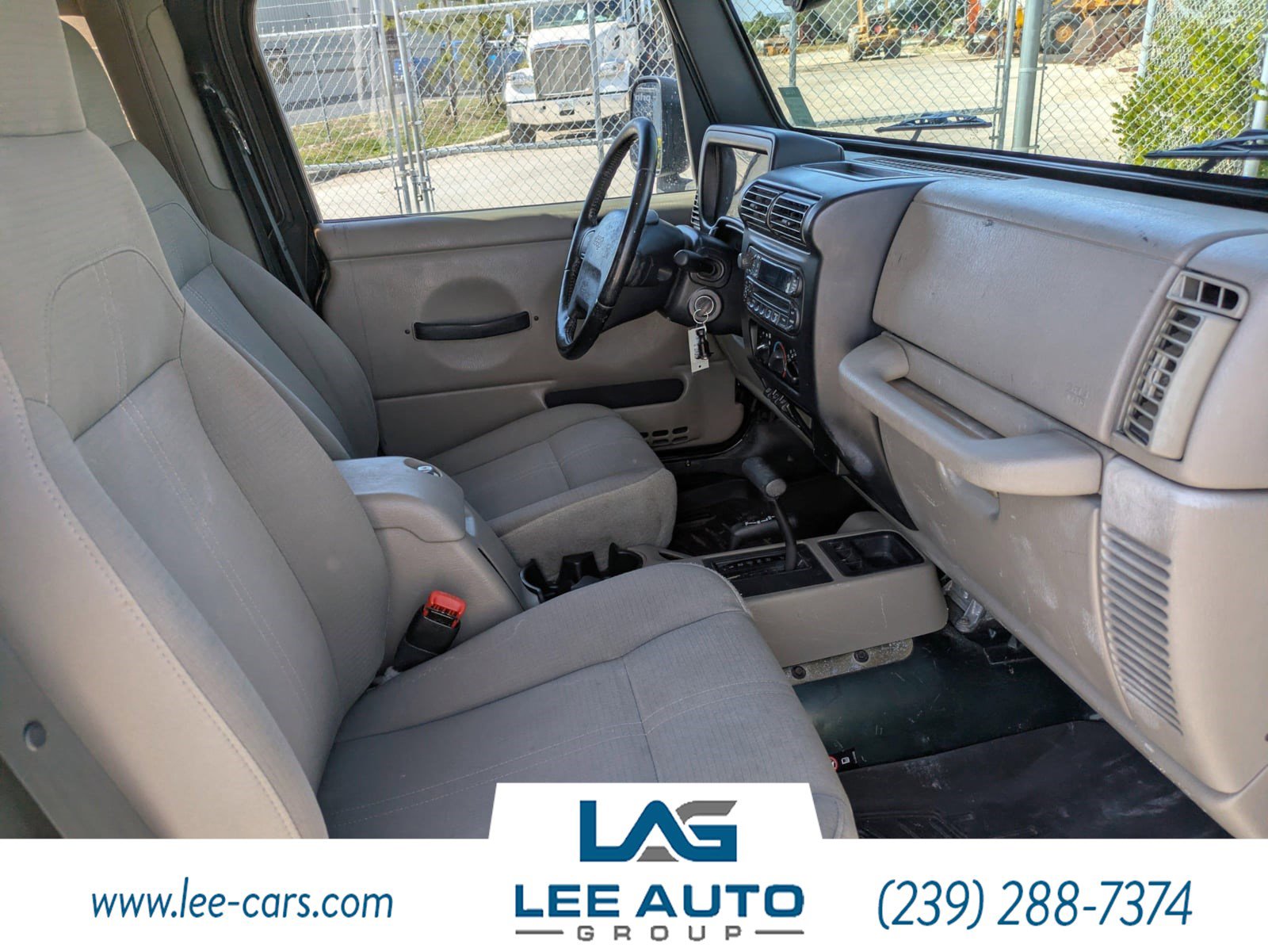 Used 2004 Jeep Wrangler Sahara w/ Dual Top Group AWD/4WD image 11