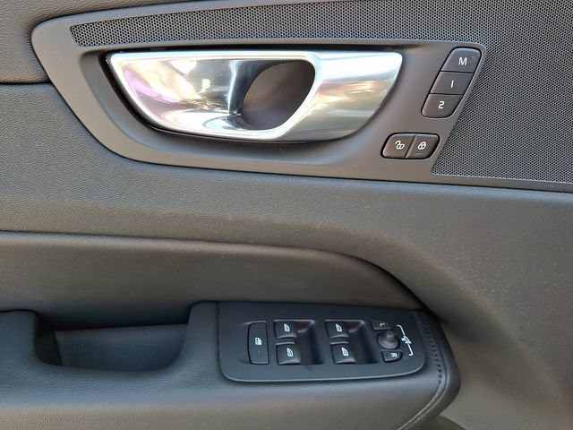 Certified 2023 Volvo XC60 B5 Core w/ Climate Package AWD/4WD image 13