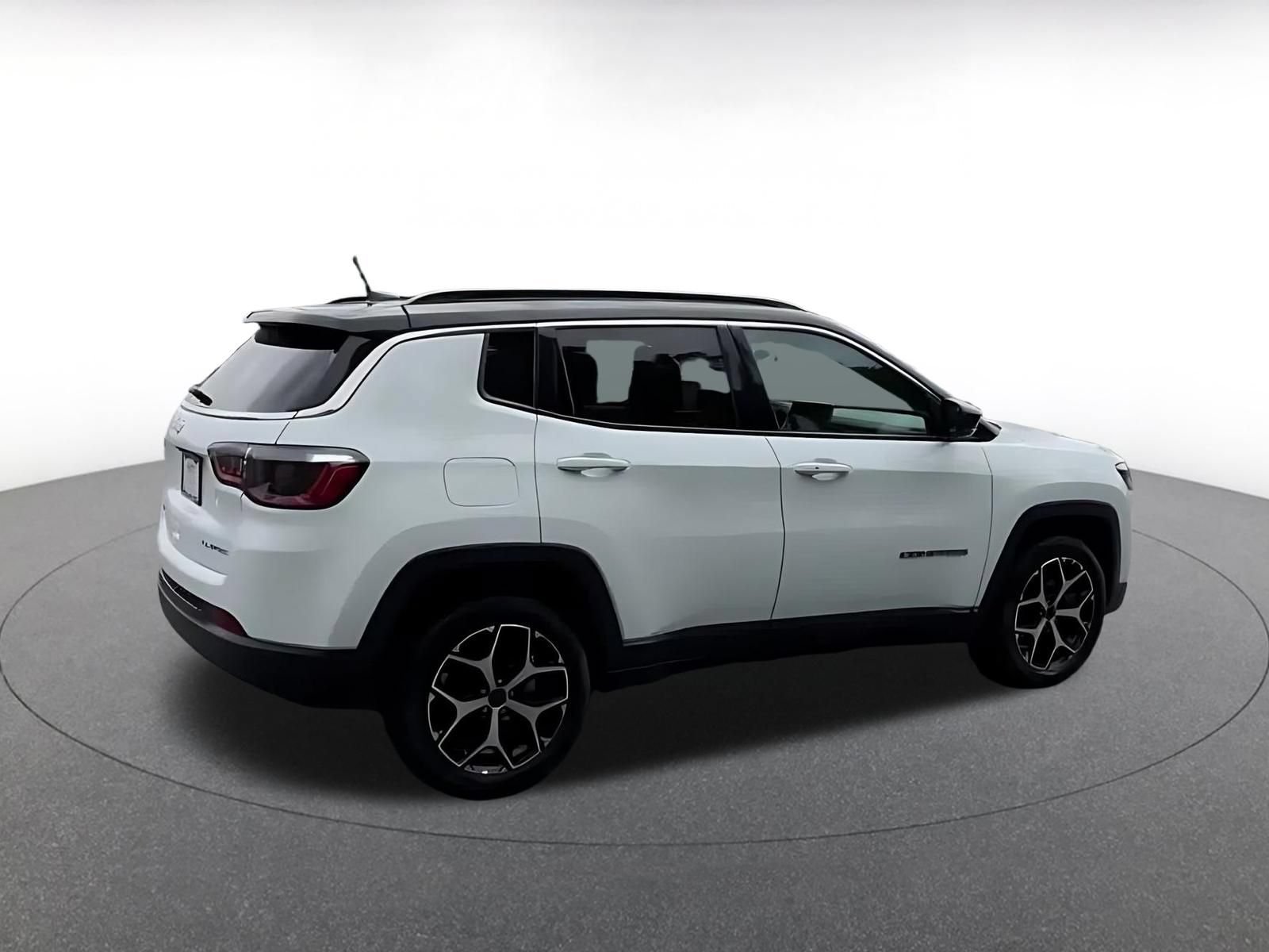Used 2025 Jeep Compass Limited AWD/4WD image 14