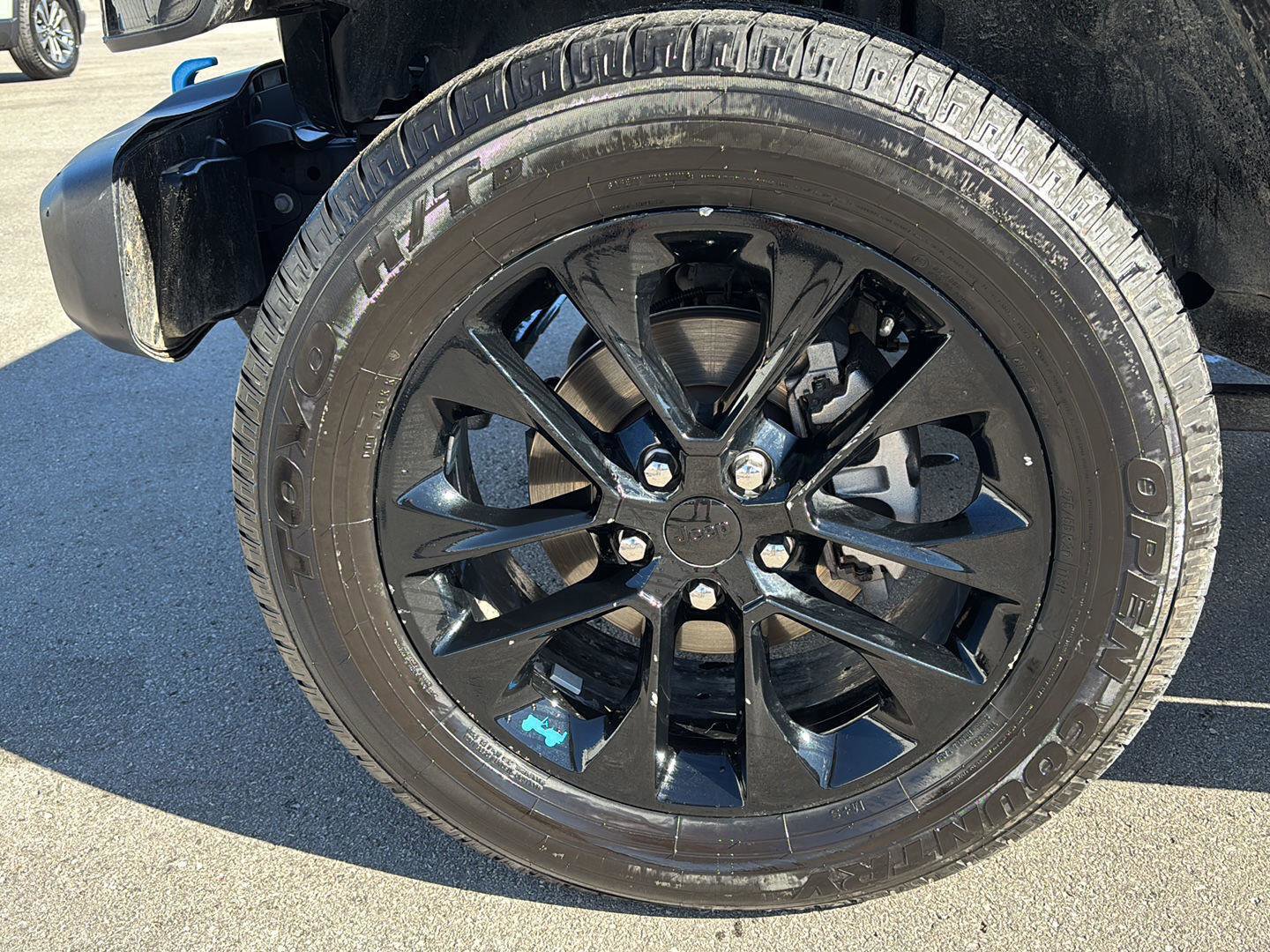 Used 2023 Jeep Wrangler Sahara image 9