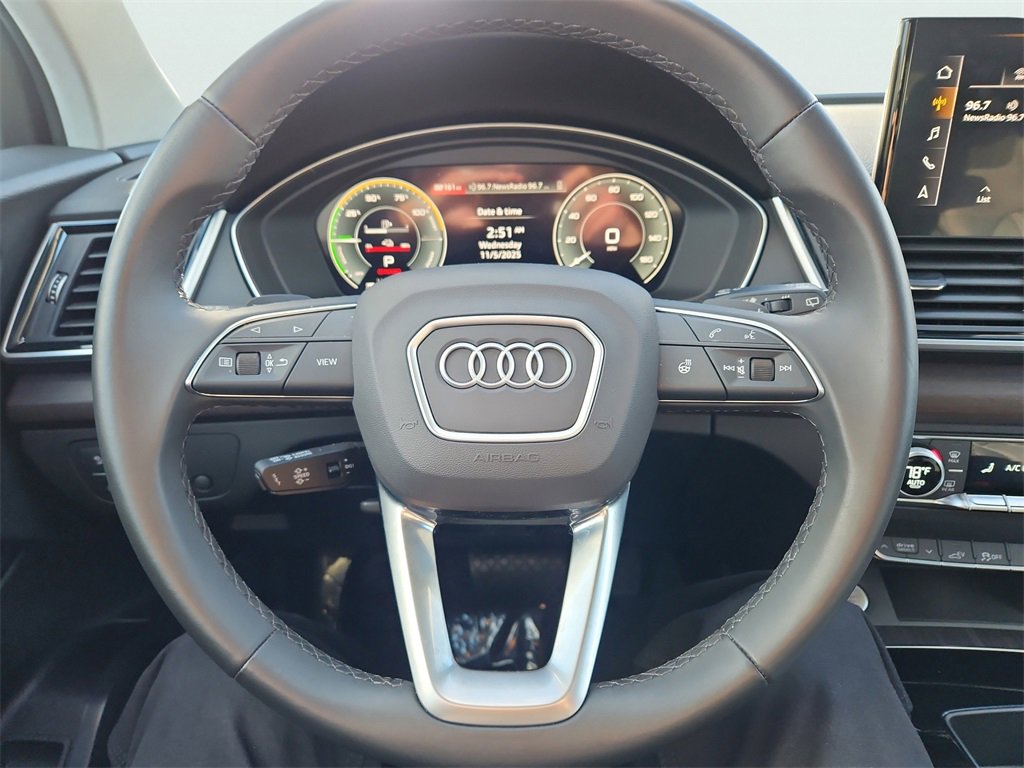 Used 2024 Audi Q5 e Premium w/ Convenience Package image 32