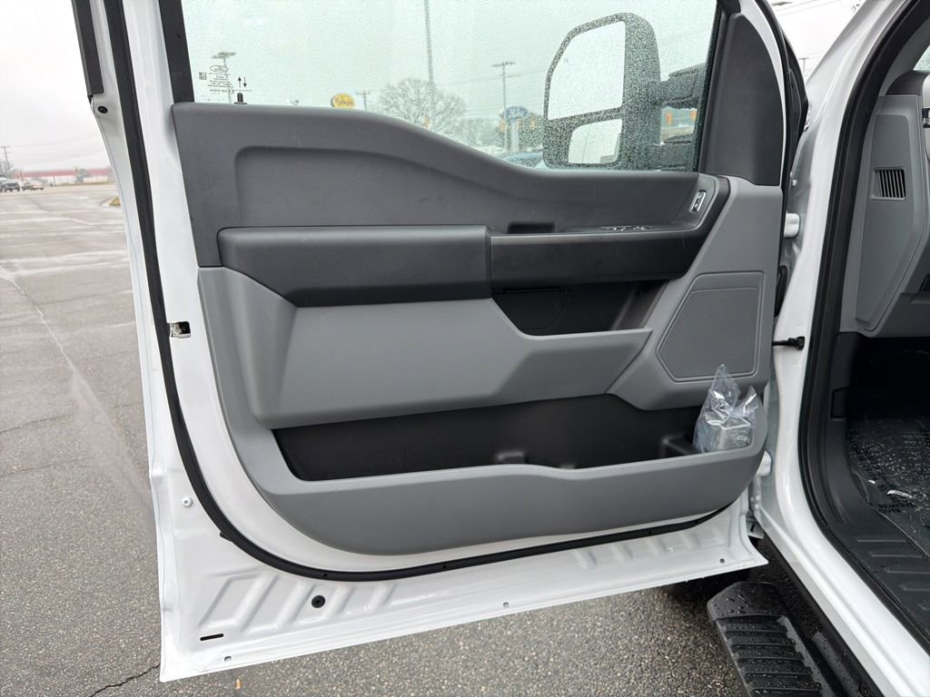 New 2026 Ford F350 XL w/ XL Chrome Package image 12
