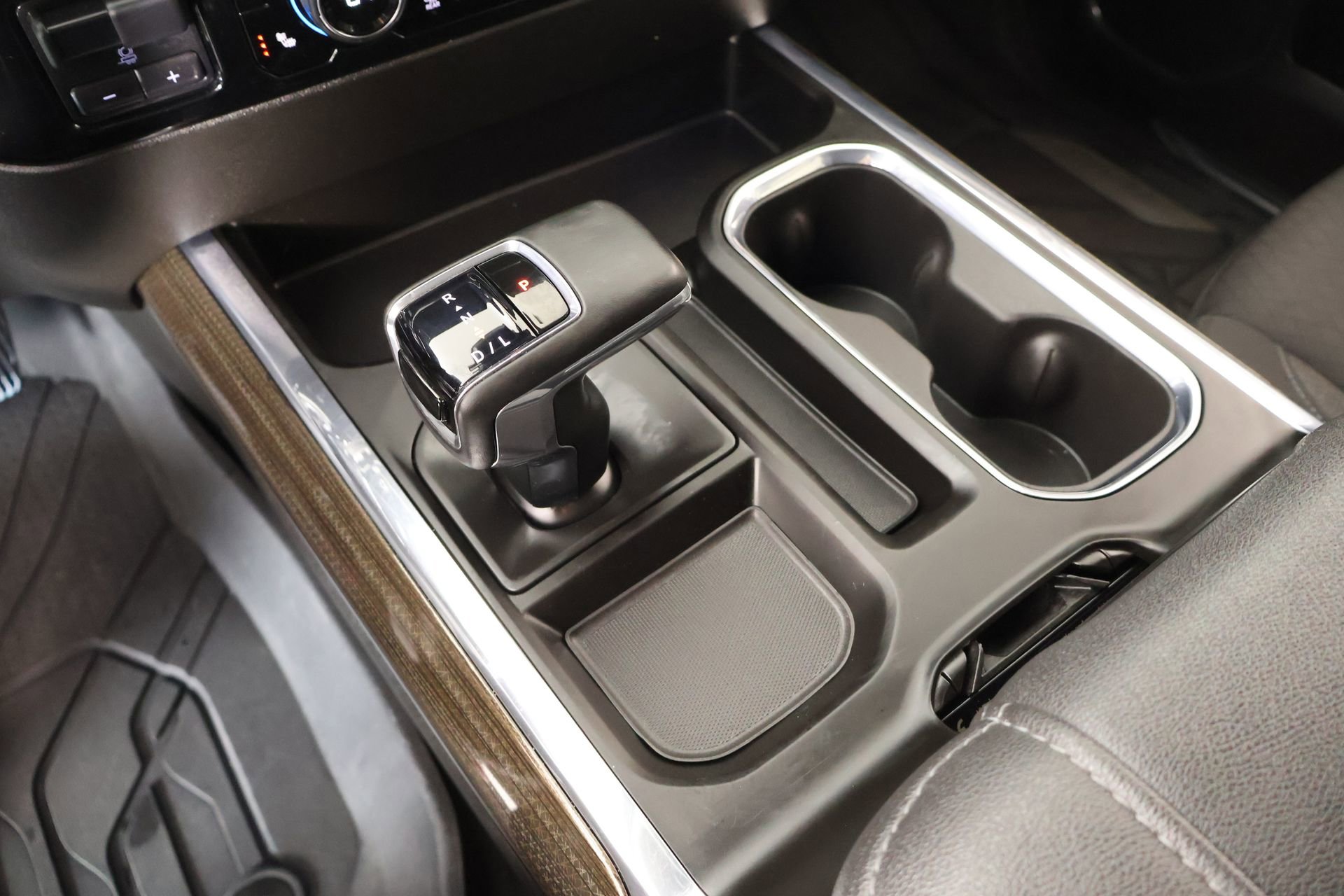 Used 2024 Chevrolet Silverado 1500 LT w/ Convenience Package II image 8