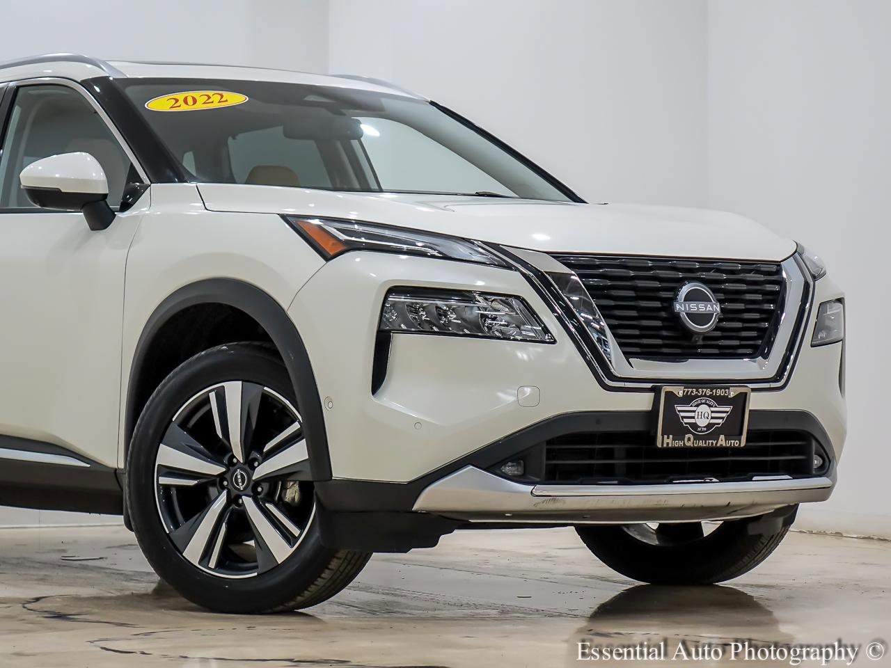Used 2022 Nissan Rogue Platinum w/ Head-Up Display Package AWD/4WD image 2