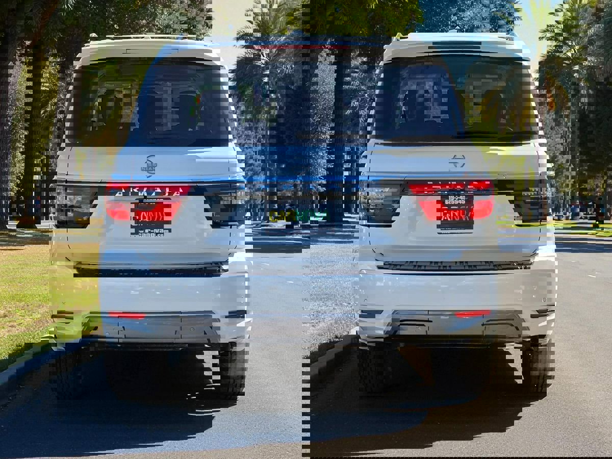 Used 2023 Nissan Armada SV image 6