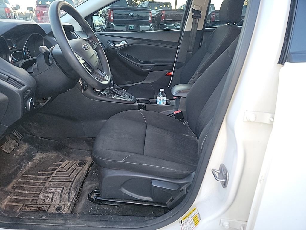 Used 2017 Ford Focus SE image 24