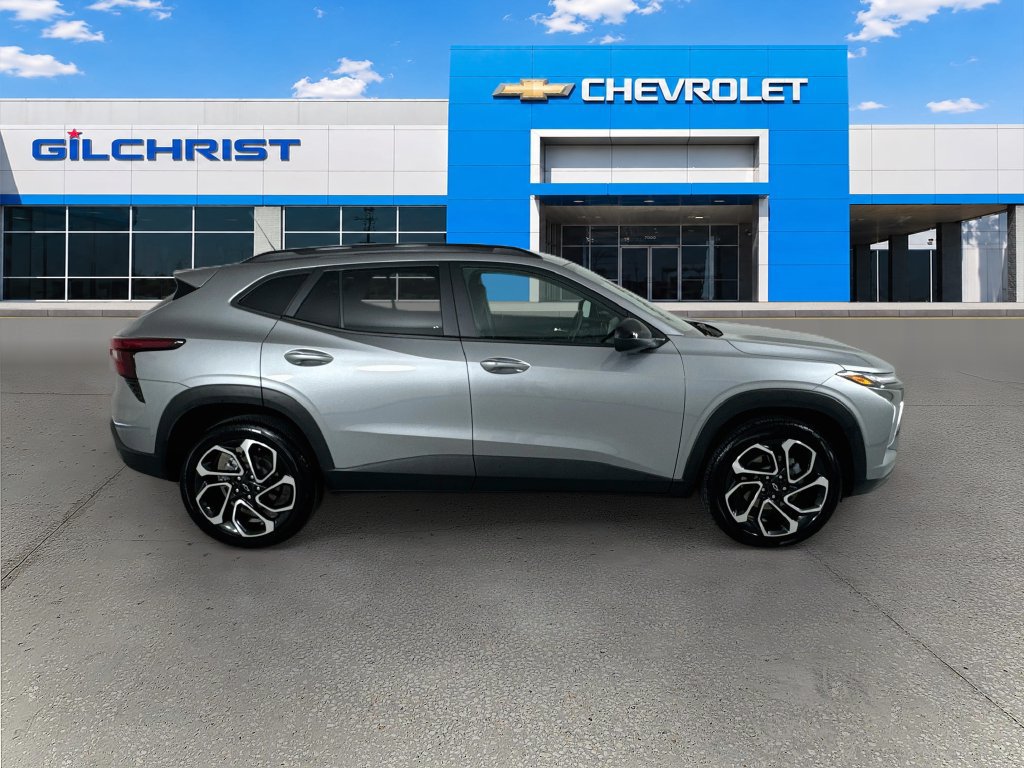 Used 2025 Chevrolet Trax RS w/ Sunroof Package FWD image 9
