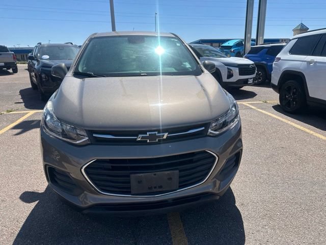 Used 2021 Chevrolet Trax LS w/ Tint and Cruise Package AWD/4WD image 2