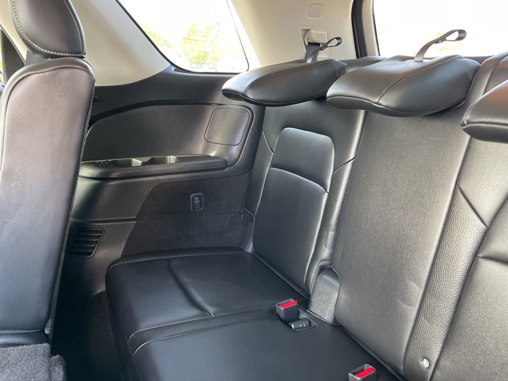 Used 2025 Nissan Pathfinder SL AWD/4WD image 47