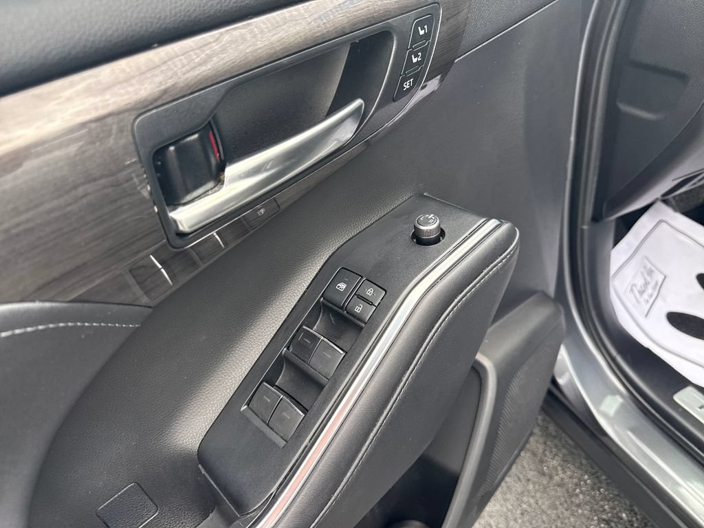 Used 2020 Toyota Highlander Limited AWD/4WD image 22