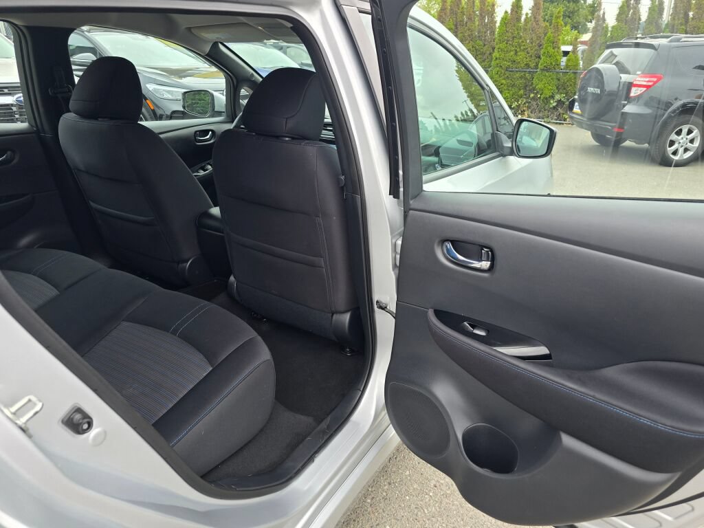 Used 2018 Nissan Leaf SV w/ Protection Package FWD image 13