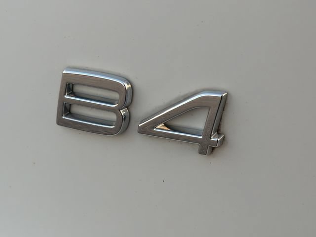 Used 2023 Volvo XC40 B4 Ultimate FWD image 33