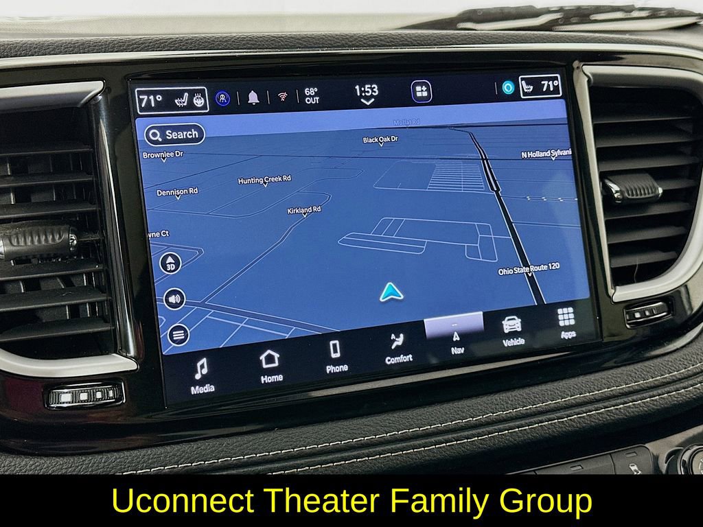 Used 2023 Chrysler Pacifica Limited w/ Uconnect Theater Family Group image 18