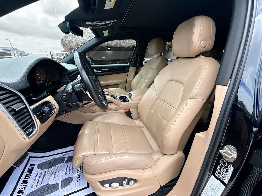 Used 2021 Porsche Cayenne S AWD/4WD image 23