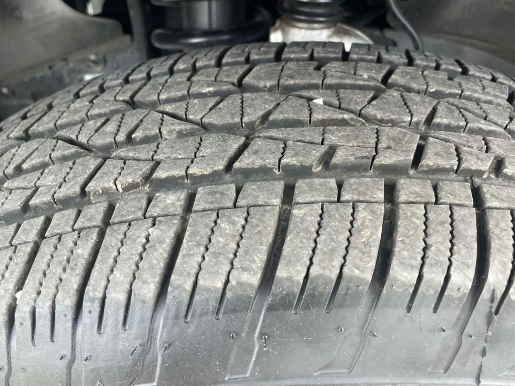 Used 2024 Toyota Tacoma SR5 w/ SR5 Upgrade Package image 9