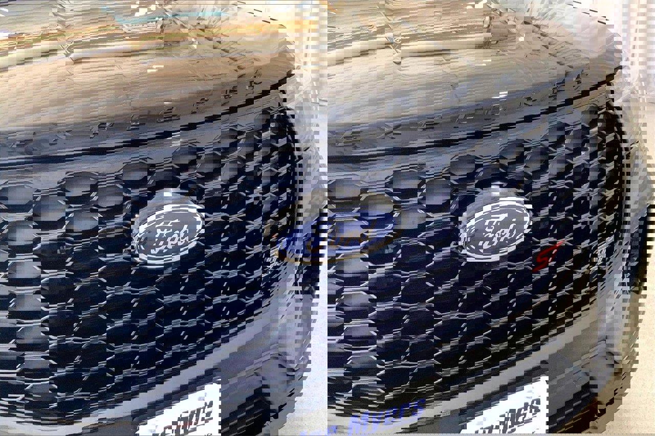 Used 2025 Ford Explorer ST w/ Sun And Sound Package image 30