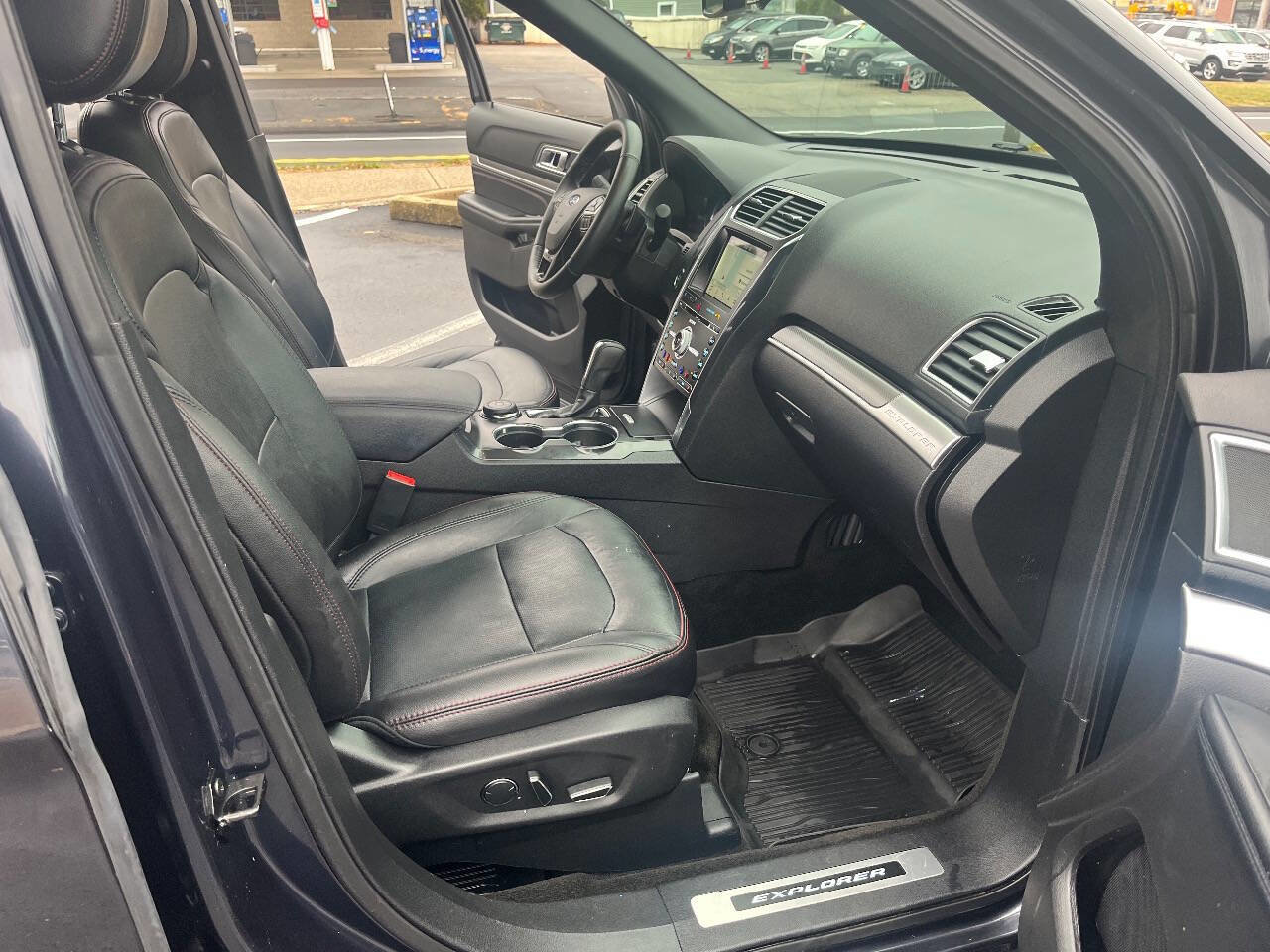 Used 2017 Ford Explorer Sport w/ Equipment Group 401A image 10