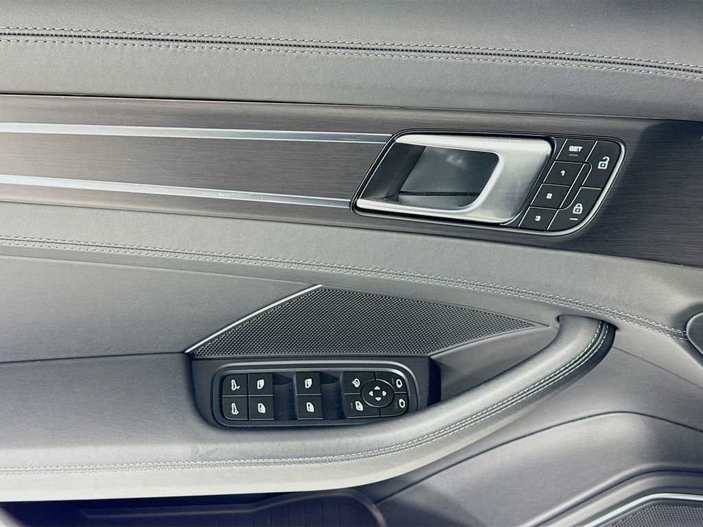 Certified 2023 Porsche Panamera GTS image 11