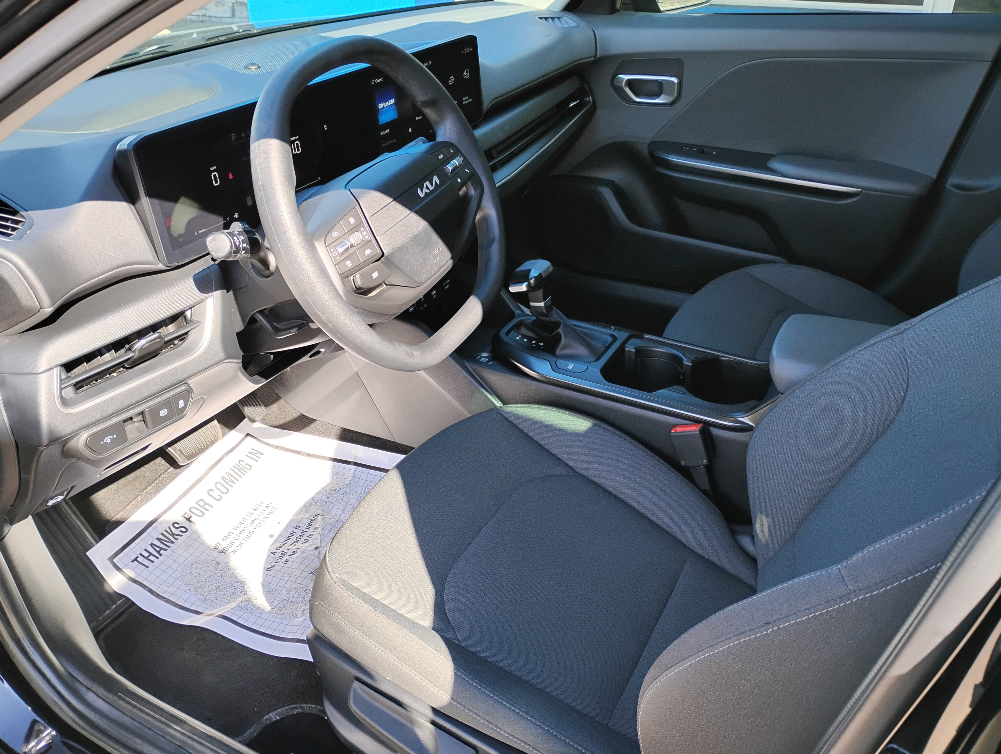 Used 2025 Kia K4 LXS image 11