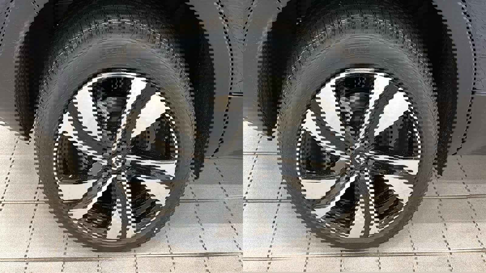 New 2026 Volvo XC40 B5 Plus w/ Climate Package image 31