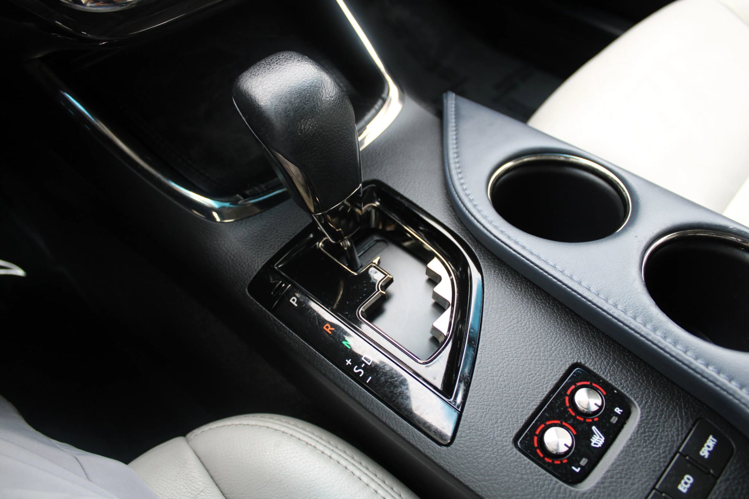 Used 2015 Toyota Avalon XLE Touring image 13