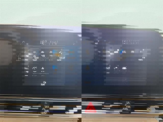 Used 2025 Hyundai Elantra Limited image 25