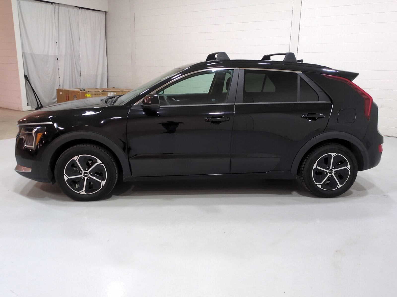Certified 2024 Kia Niro LX FWD image 6