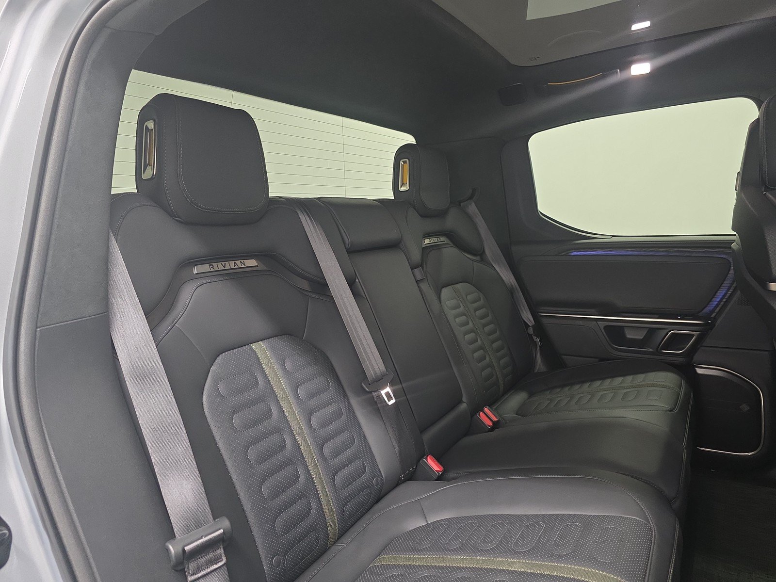 Used 2023 Rivian R1T Adventure AWD/4WD image 22