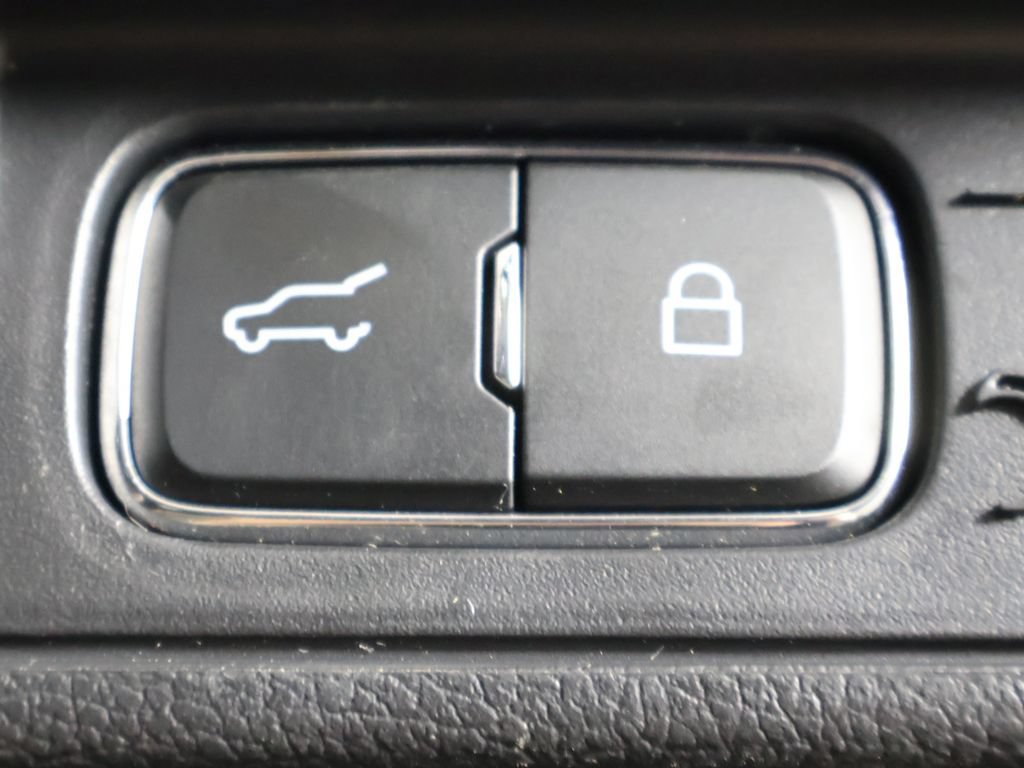 Used 2025 Ford Explorer ST-Line w/ ST-Line Street Pack AWD/4WD image 51