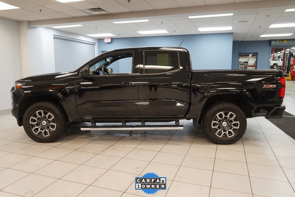 Used 2023 Chevrolet Colorado Z71 w/ Z71 Convenience Package 2 AWD/4WD image 2