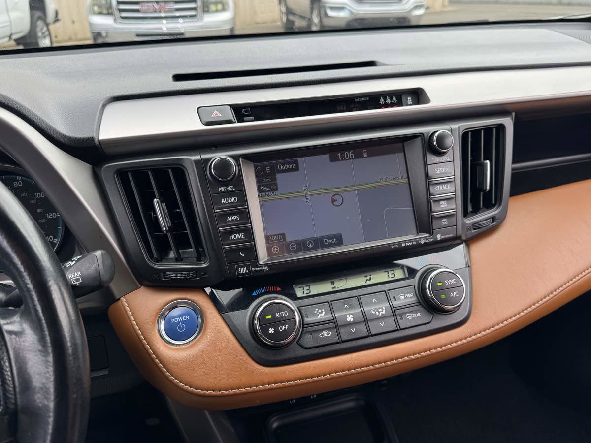 Used 2017 Toyota RAV4 Limited w/ Advanced Technology Package AWD/4WD image 27